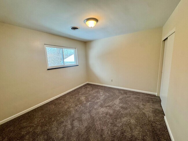 Building Photo - 3327-3233 Roosevelt Boulevard Multi Unit