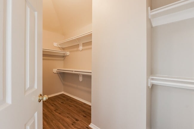 Building Photo - 9926 Murray Landing