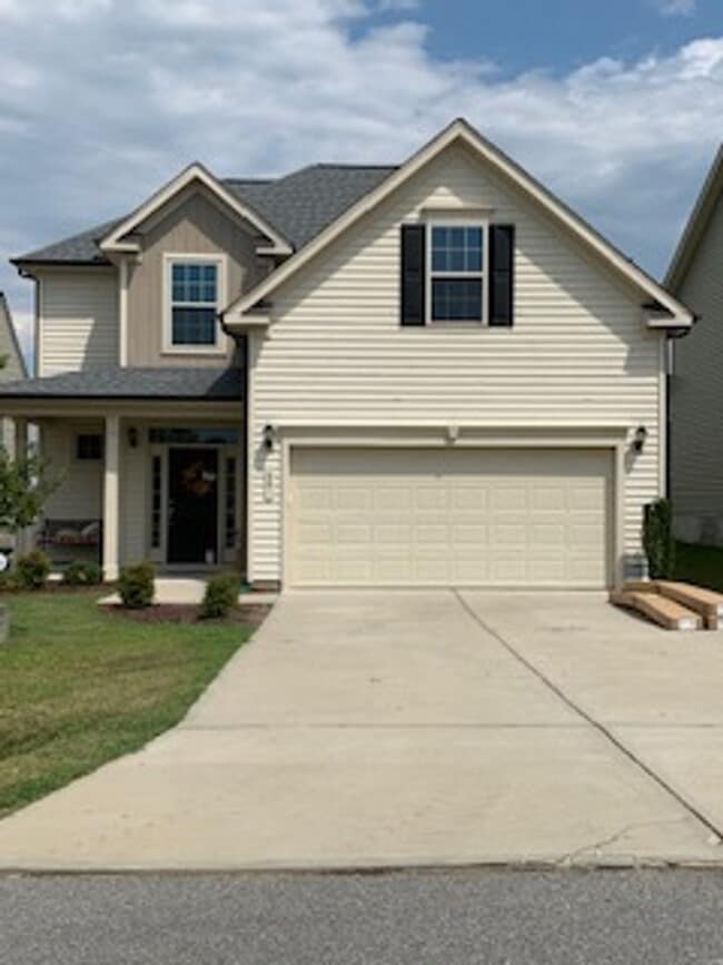 Building Photo - 4 Bedroom, 2.5 Bath Home for Rent in Garner NC | 2-Car Garage | Community Pool & Playground