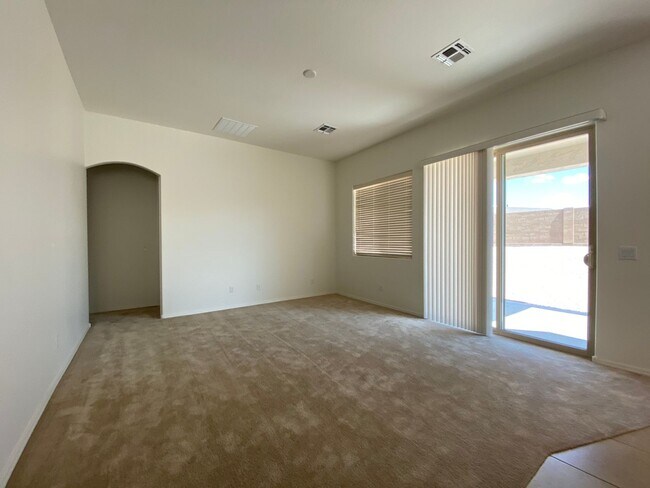 Building Photo - 6209 E Bower Ln