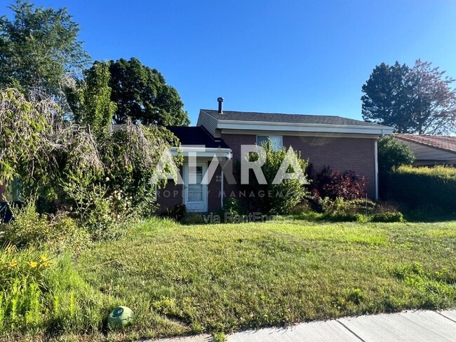 Building Photo - 618 W Anderson Ave