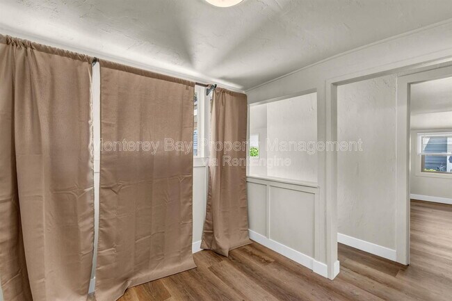 Building Photo - 227 18th St