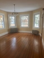 Building Photo - 415 Blackstone St