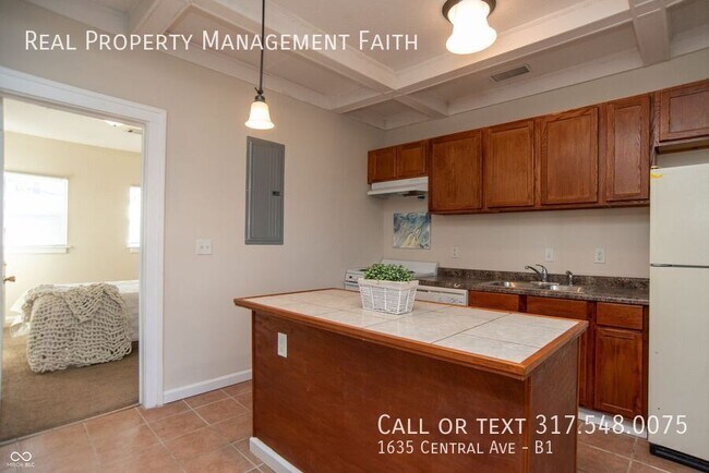 Building Photo - 1635 Central Ave