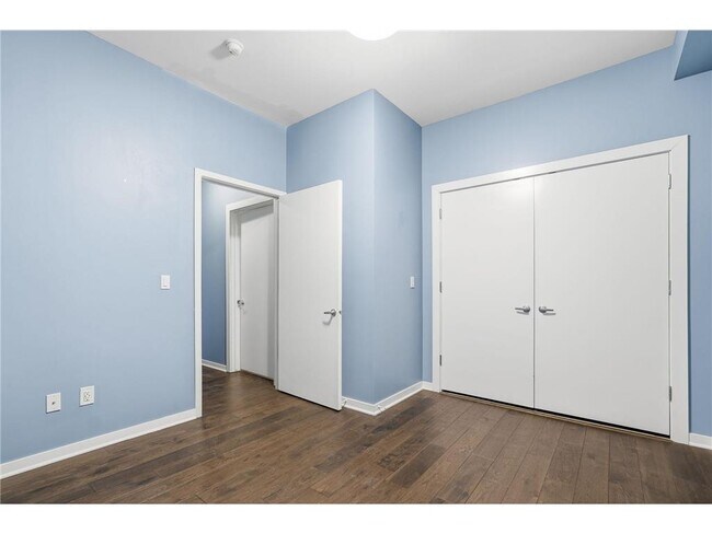 Building Photo - 401 N 2nd St