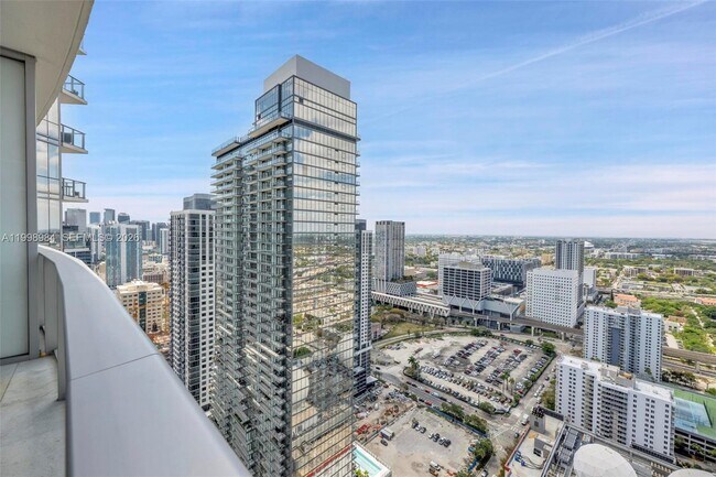 Building Photo - 851 NE 1st Ave