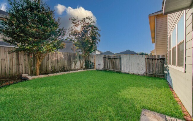 Building Photo - 14319 Mirkwood Ln