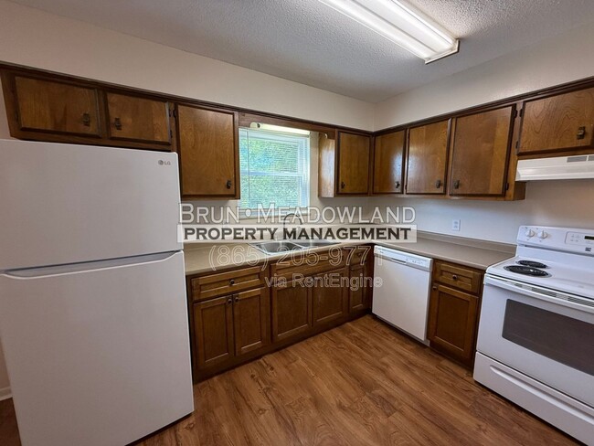 Building Photo - 3607 Lark Cir