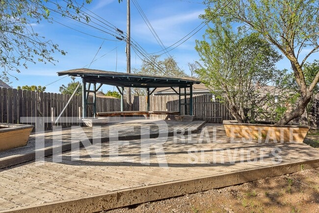 Building Photo - 2416 60th St