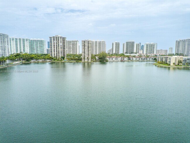 Building Photo - 18081 Biscayne Blvd