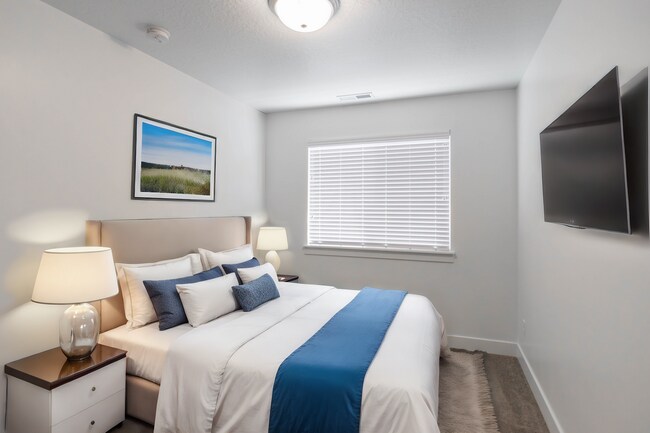 Building Photo - Beautiful 4 Bedroom Townhome in Saratoga Springs!