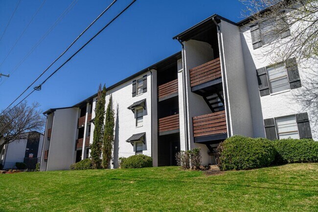 Building Photo - 2545 Thomason Cir