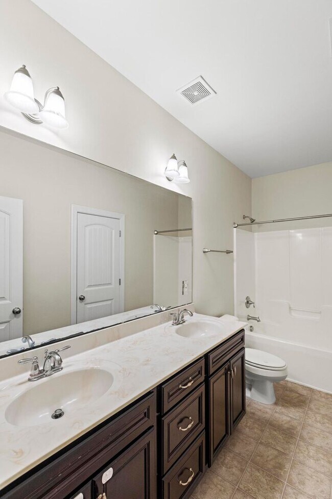 Building Photo - Spacious House for rent in Neighborhoods Of Holly Ridge!