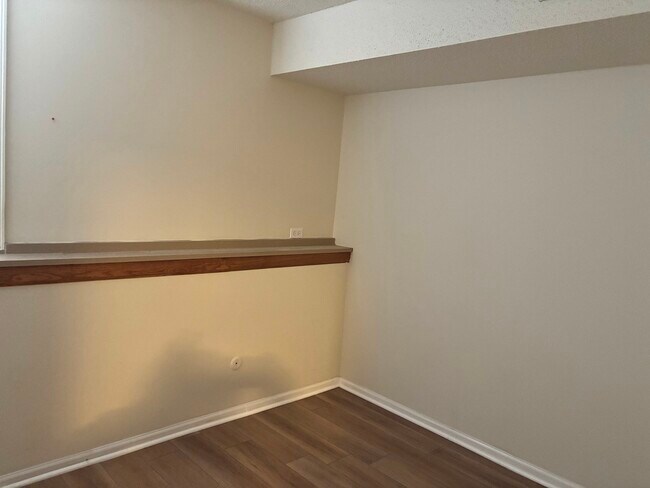 Building Photo - 1158 W Inverrary Ln
