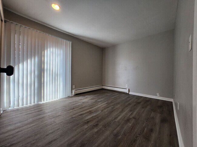 Building Photo - 4615 Picturesque Ct