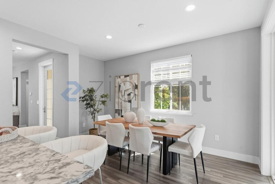 Building Photo - 506 Sardinia Ter