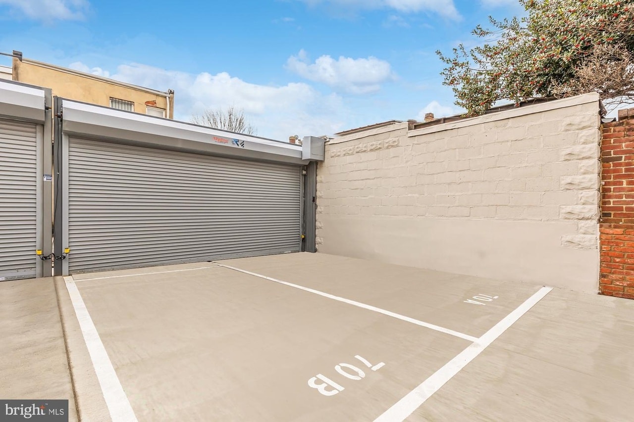 SUV sized private parking spot w/ Level 2 EV charger - 70 Q St NW