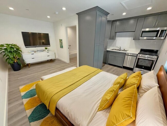 Interior Photo - 5308 Sepulveda Blvd