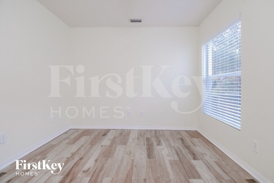 Building Photo - 17006 Falconridge Rd