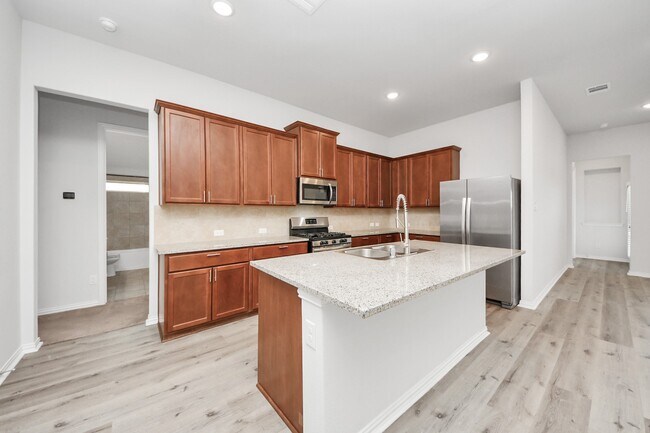 Building Photo - 165 Sunray Creek Dr