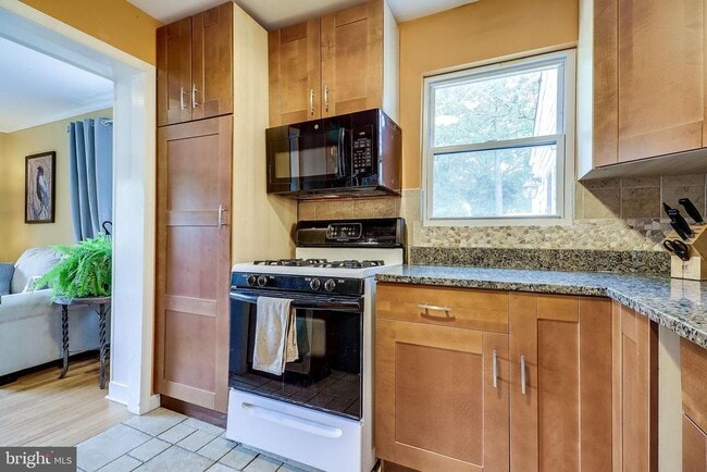Building Photo - 8113 Carlyle Pl