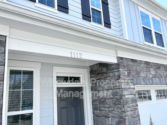 Building Photo - 1112 Lakebrink Dr