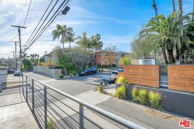 Building Photo - 258 3rd Ave