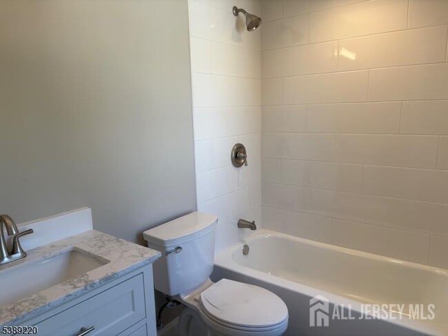 Building Photo - 428 Highland Ave