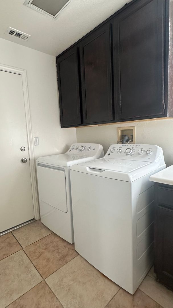 Building Photo - SUMMERLIN HOME WITH 5 BEDROOMS (INCLUDE SOME UTILITIES)