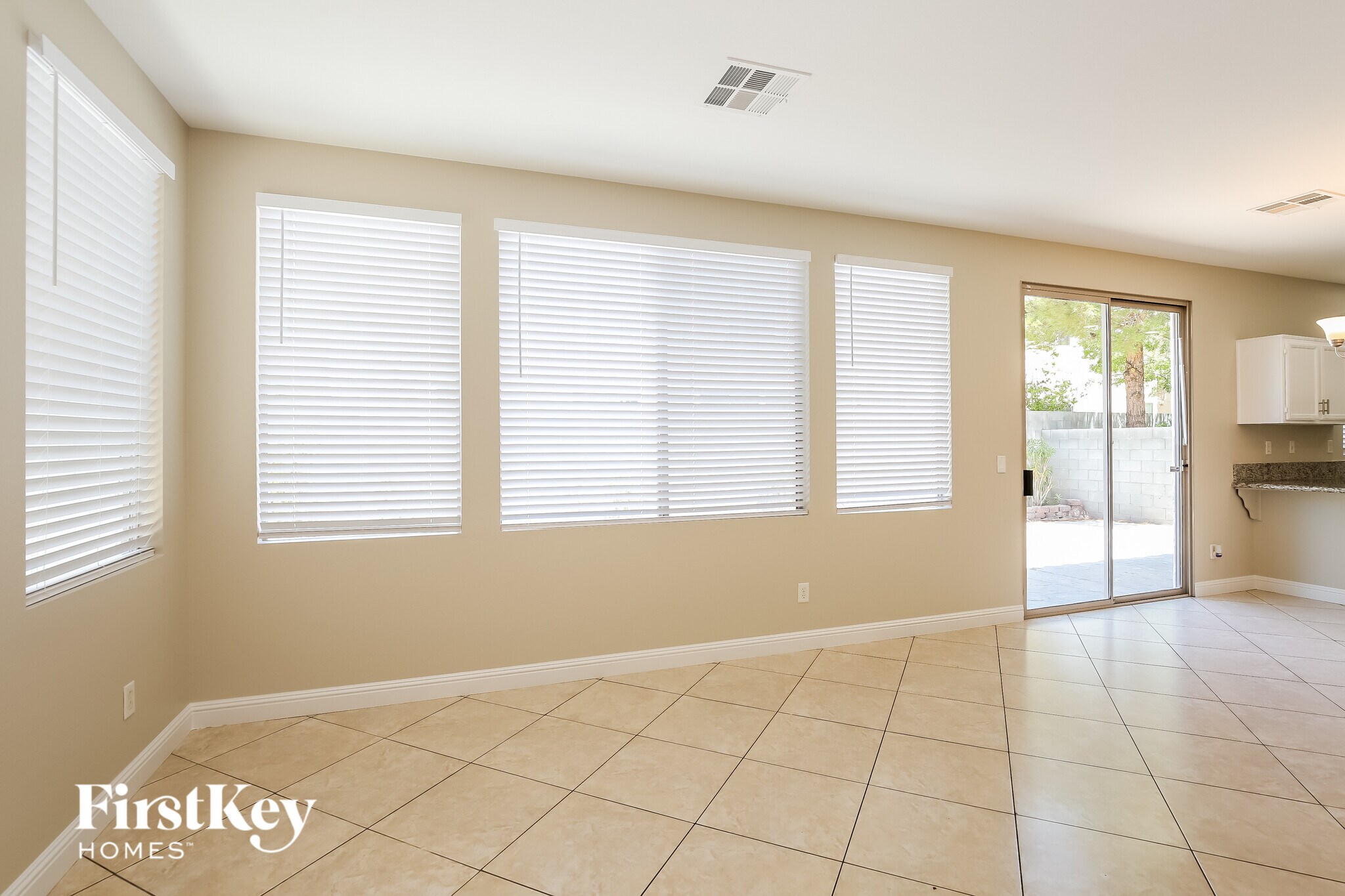 Building Photo - 1828 W Hammer Ln