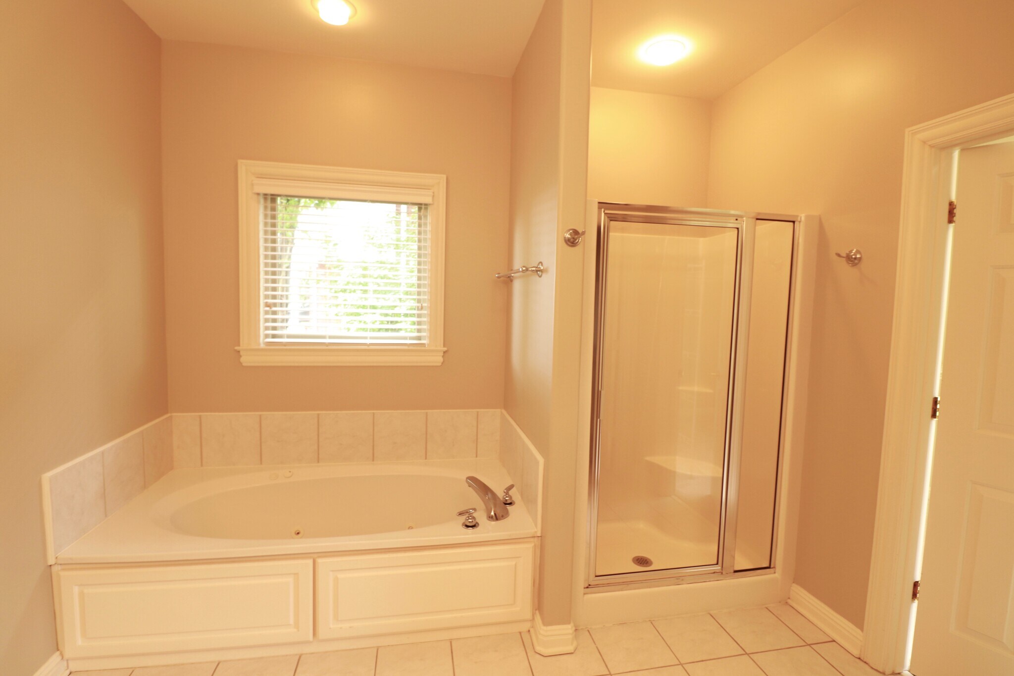 Master Bath - 5304 Wolfpen Woods Dr.
