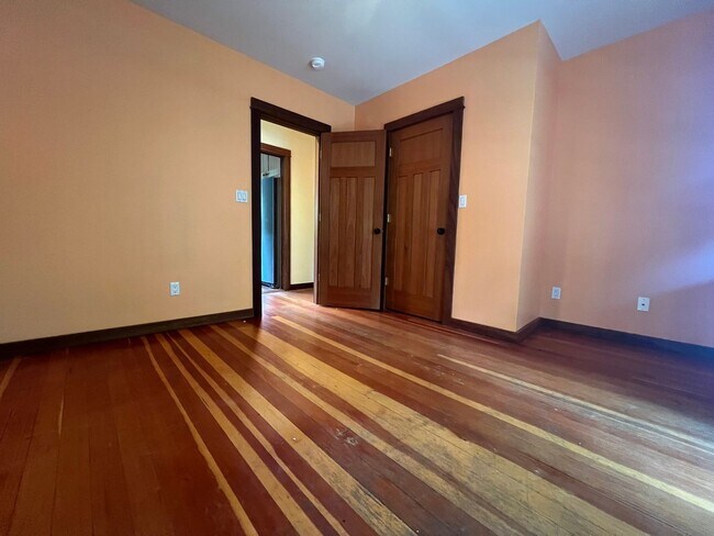 Building Photo - Coming Soon!  Craftsman home near Downtown...