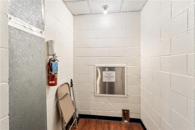 Building Photo - 30 Argyle Ave