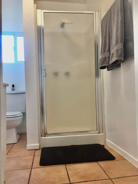 Building Photo - 10420 Buford Ave