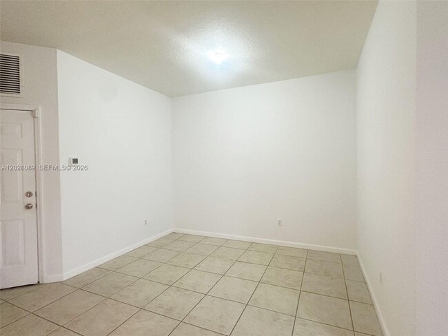 Building Photo - 662 NE 21st Terrace