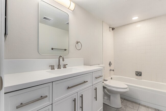 Building Photo - Home for rent in Scottsdale!