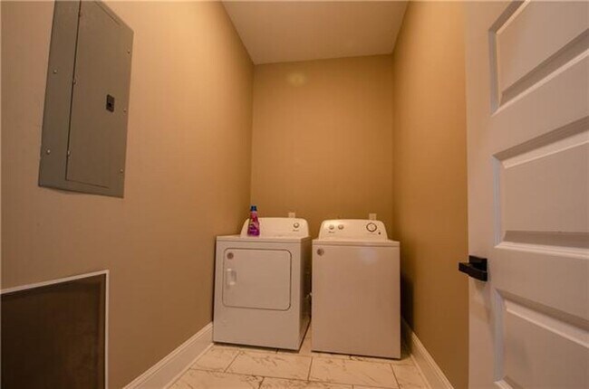 Building Photo - Brand New Home!!