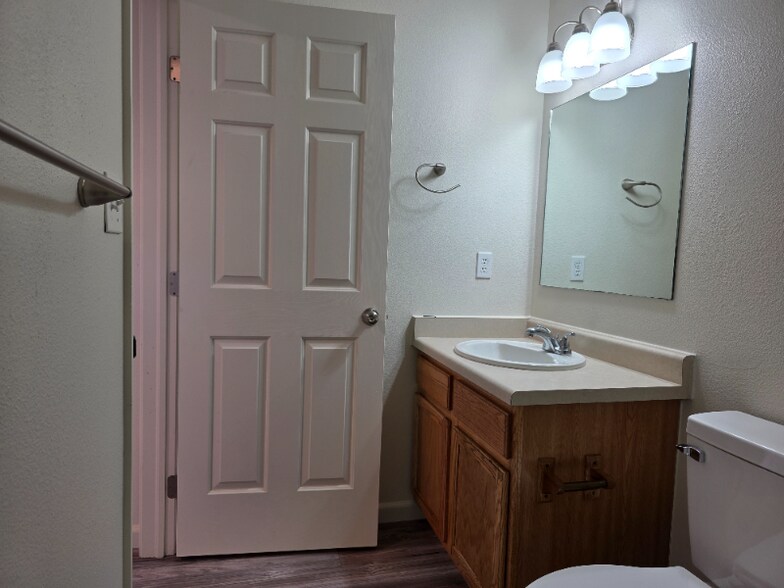 Building Photo - 391 Sunnyside Cir