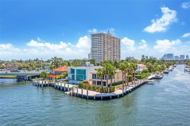 Primary Photo - 200 Plaza Las Olas