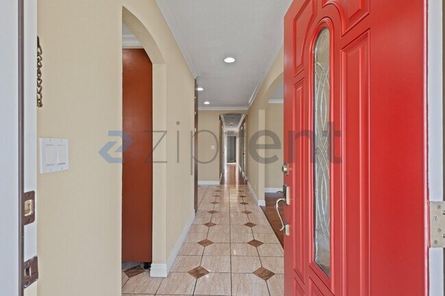 Building Photo - 3019 Paine Ct