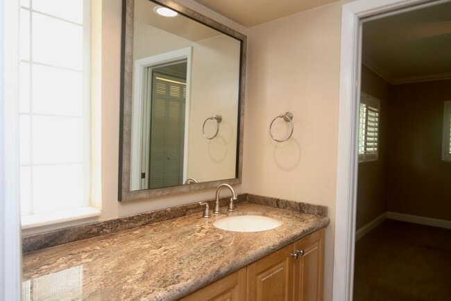 Building Photo - 839 Malaga Dr