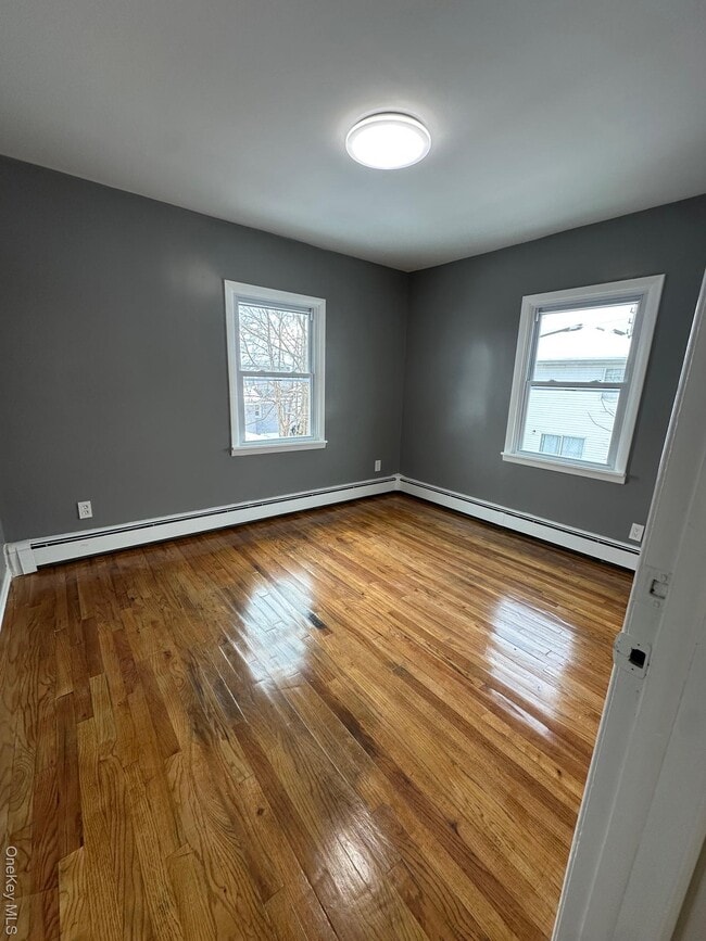 Building Photo - 25 Concord St