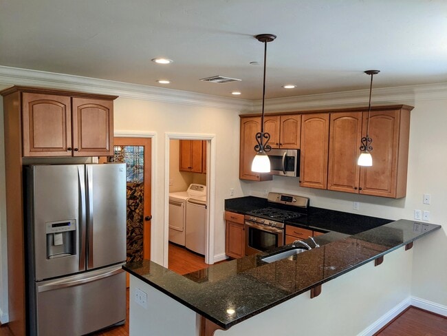 Building Photo - 405 E Main St