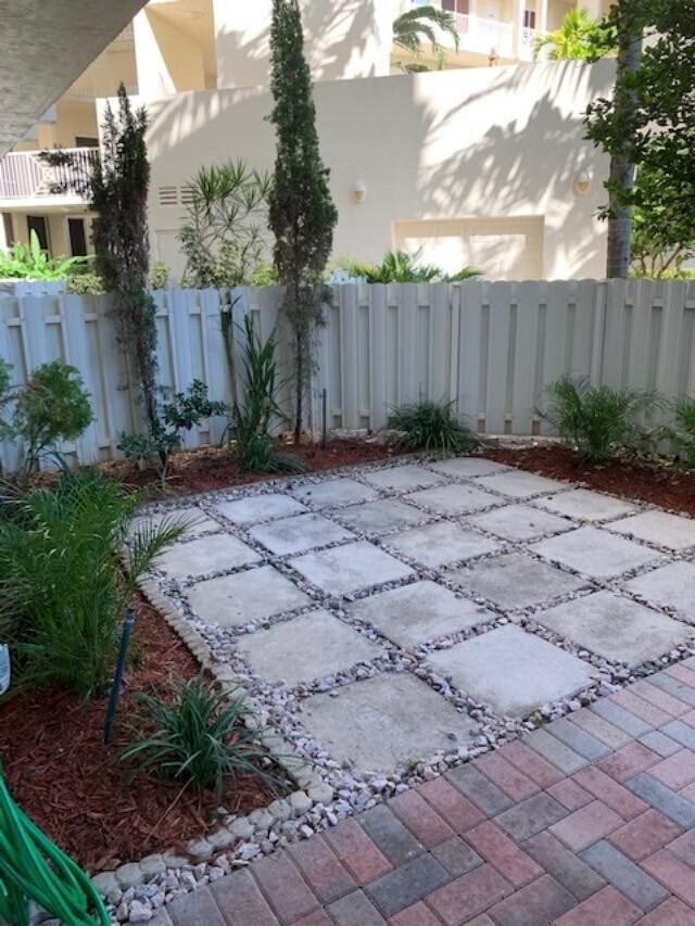 Building Photo - 3500 Oaks Clubhouse Dr