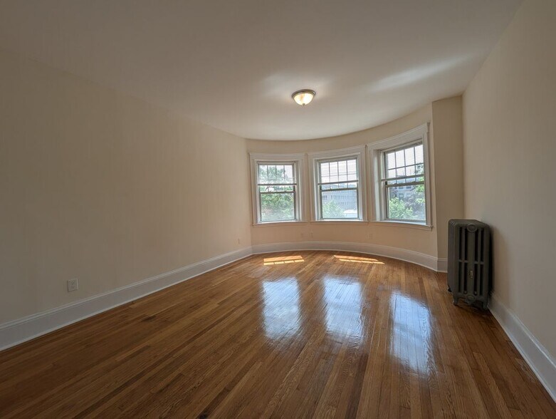 Primary Photo - 1315 Commonwealth Ave