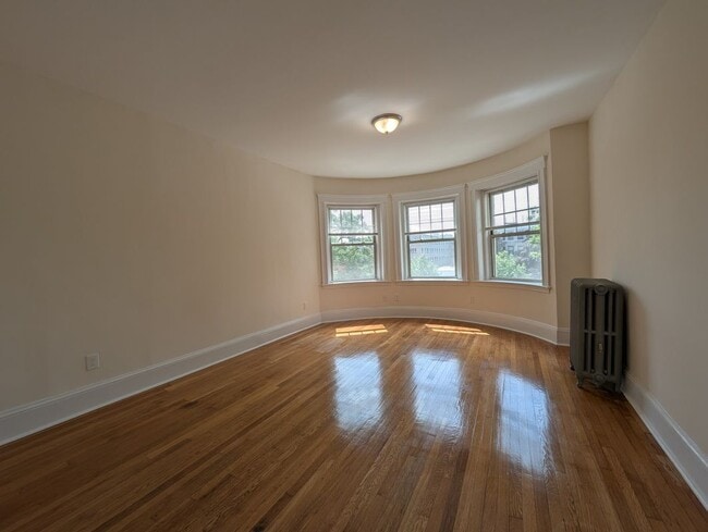 Primary Photo - 1315 Commonwealth Ave
