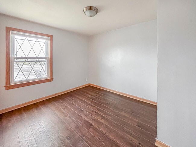 Building Photo - 5156 W 63rd Pl