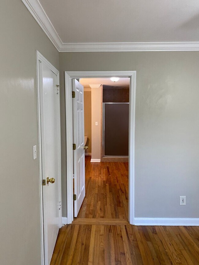 Building Photo - Adorable Brick Home in Betton Hills