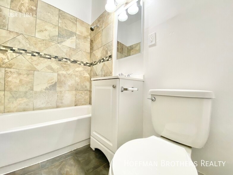 Building Photo - 1518 S Wilton Pl