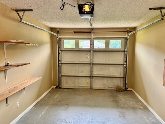 Building Photo - 156 Woodfield Pl